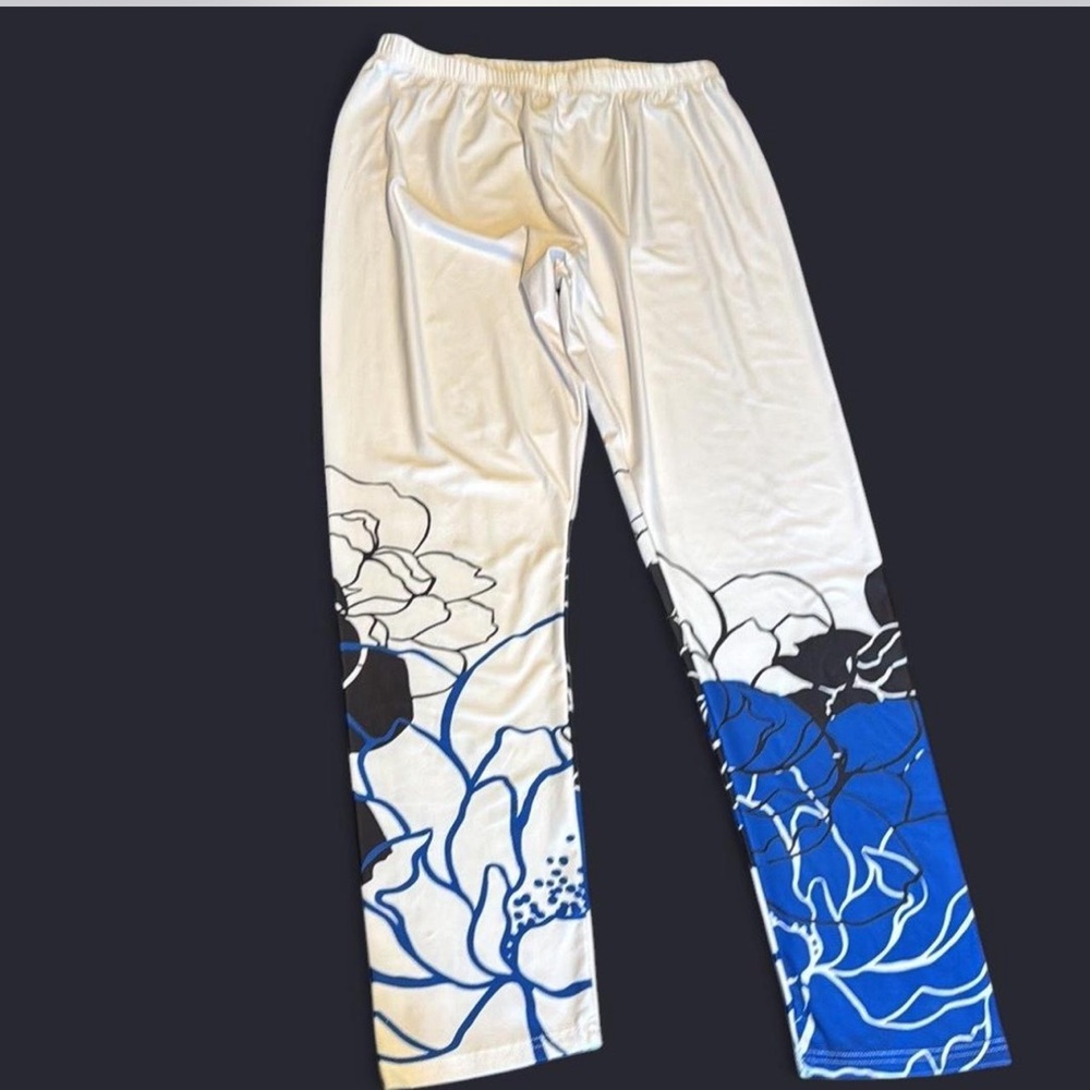Lily by Firmiana Blue and white floral hoodie and jogger set size xtra large - Picture 4 of 7